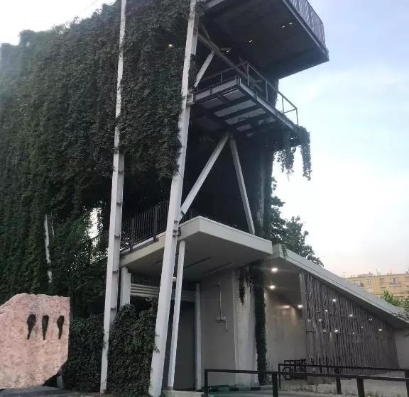 Season Hostel 2