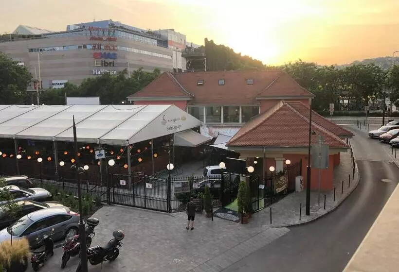 Season Hostel 2