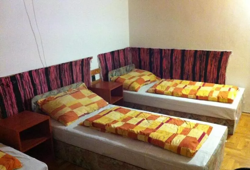 Season Hostel 2