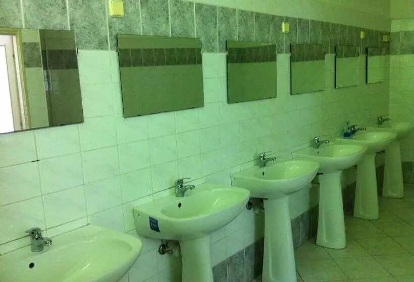 Season Hostel 2