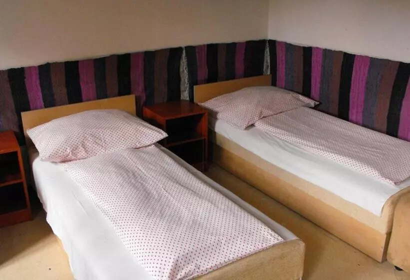 Season Hostel 2