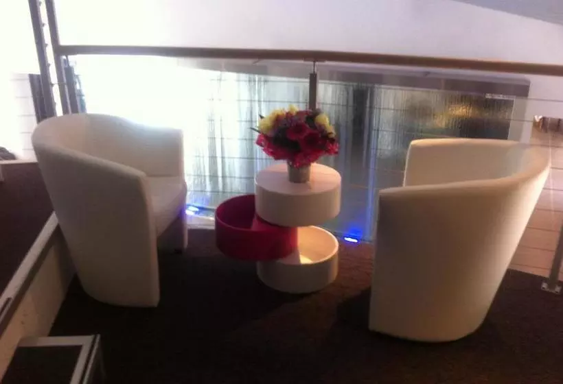 ホテル Hôtel Bress Saône