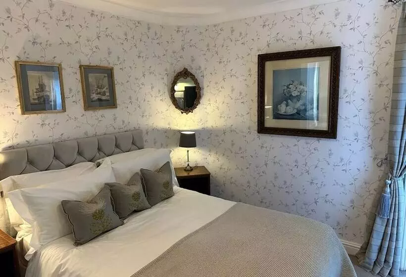 Burford Lodge Hotel   Adults Only