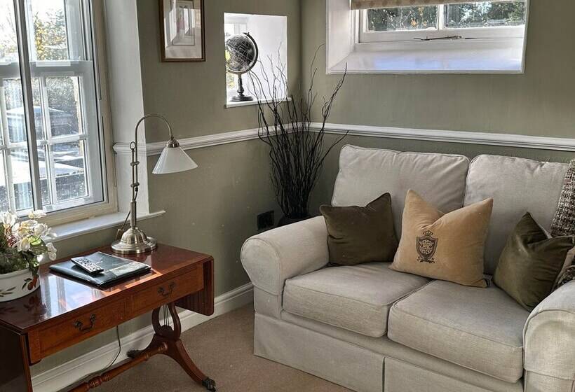 Burford Lodge Hotel   Adults Only