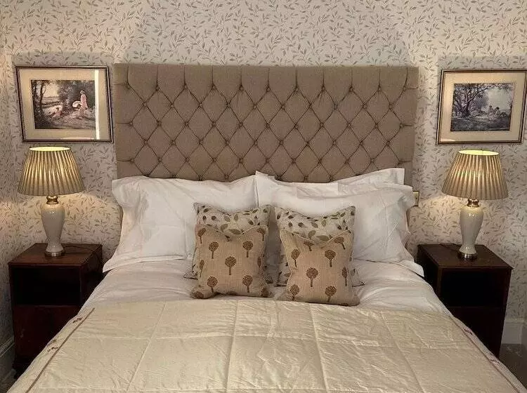 Burford Lodge Hotel   Adults Only