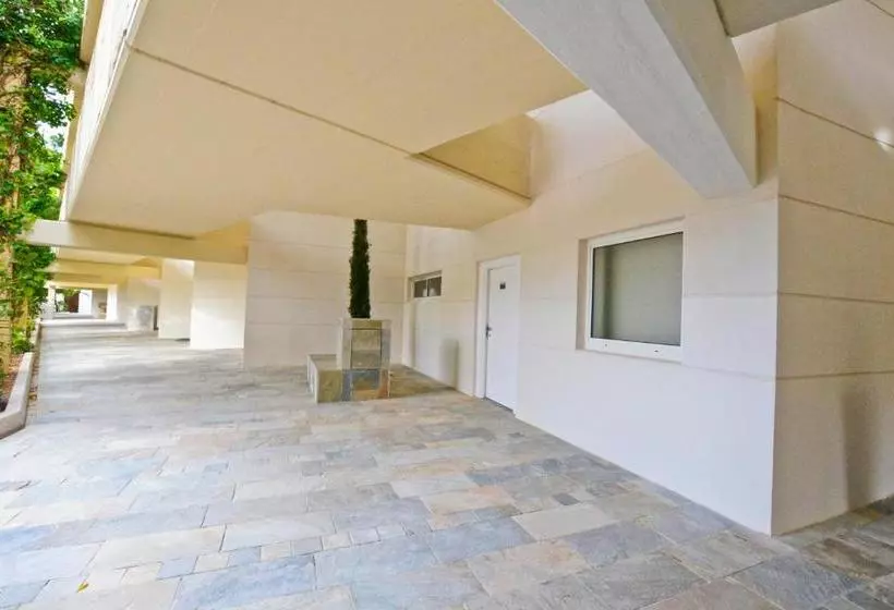 هتل Calvi Hôtel