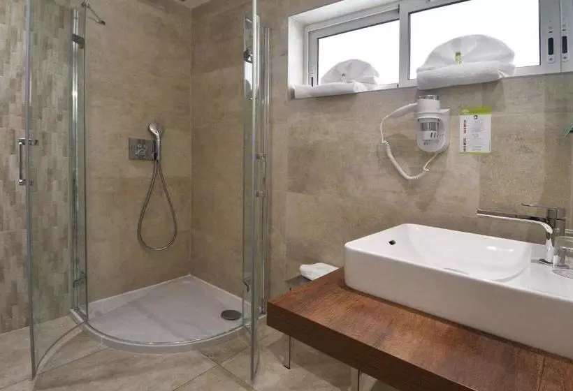 هتل Calvi Hôtel