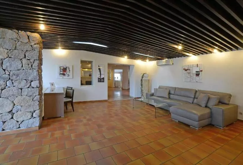 هتل Calvi Hôtel