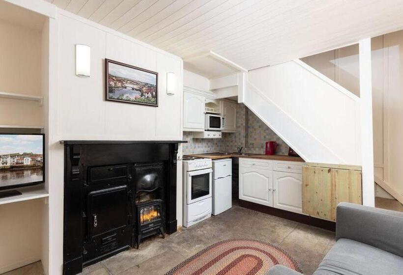 هتل Discovery Accommodation