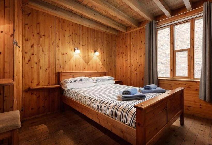 هتل Discovery Accommodation