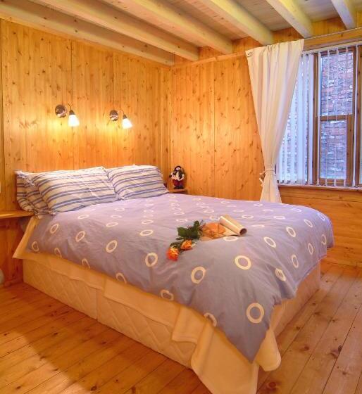 هتل Discovery Accommodation