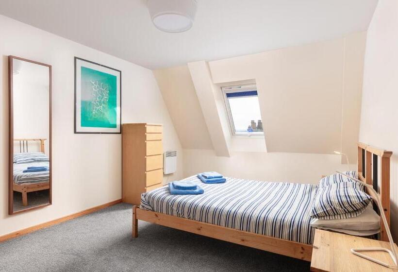 هتل Discovery Accommodation