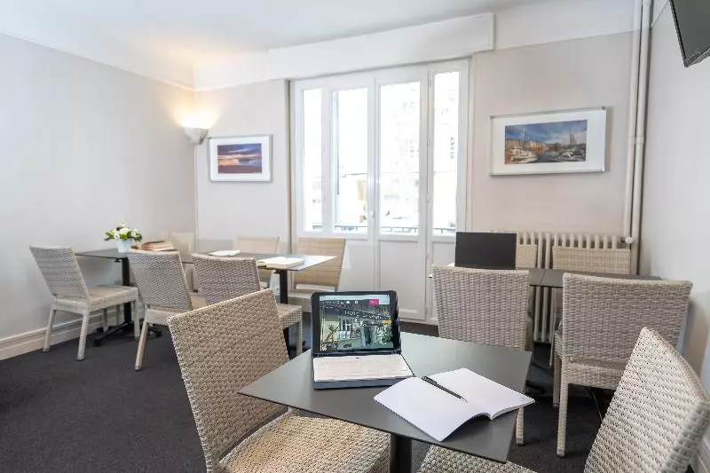Logis Hotel Du Chateau