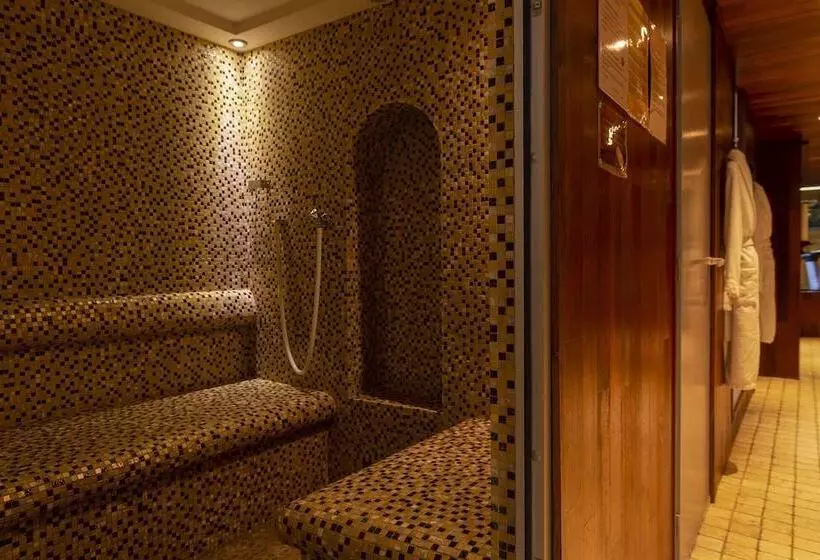 ホテル Hôtel Macchi Restaurant & Spa