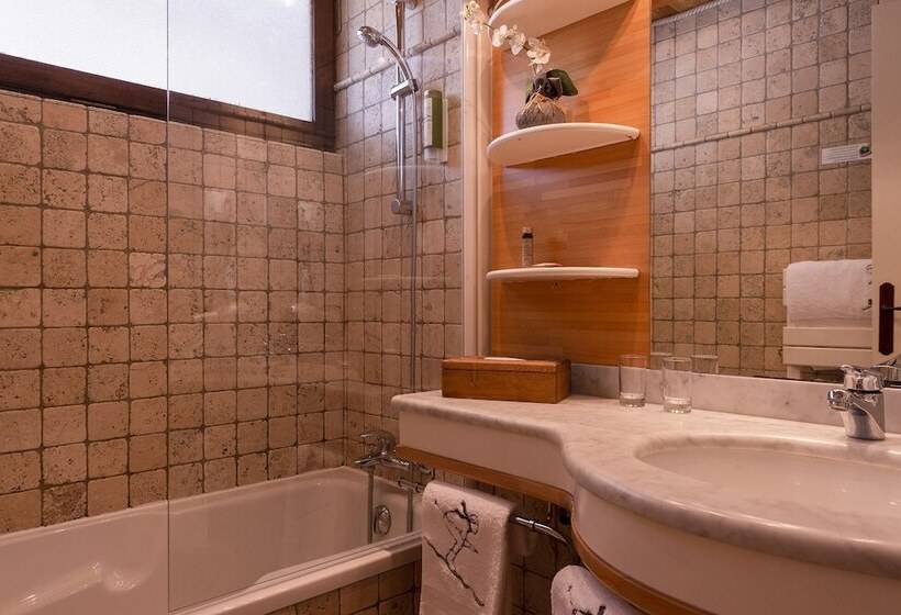 בית מלון כפרי Hôtel Macchi Restaurant & Spa