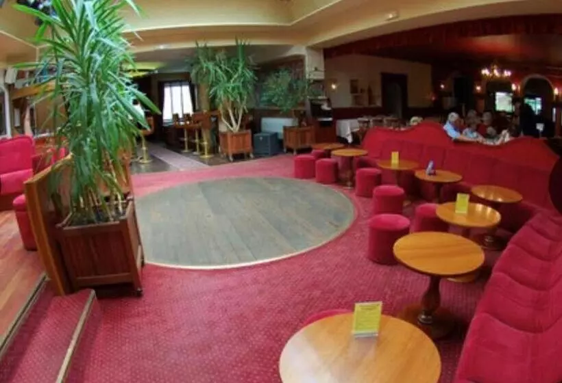 ホテル Hôtel Des Couronnes Châteaudun