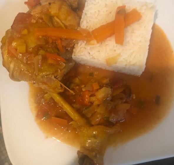 فندق Hôtel Des Couronnes Châteaudun