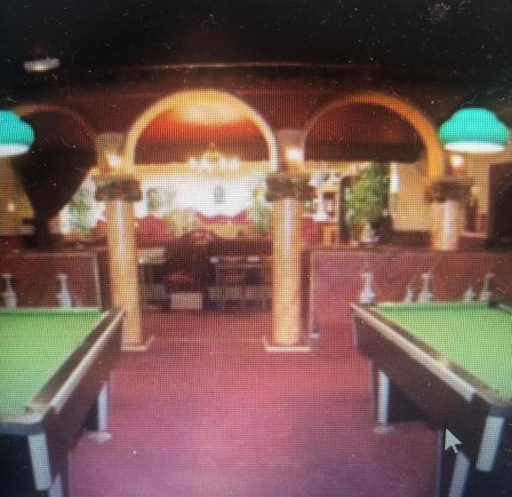 فندق Hôtel Des Couronnes Châteaudun