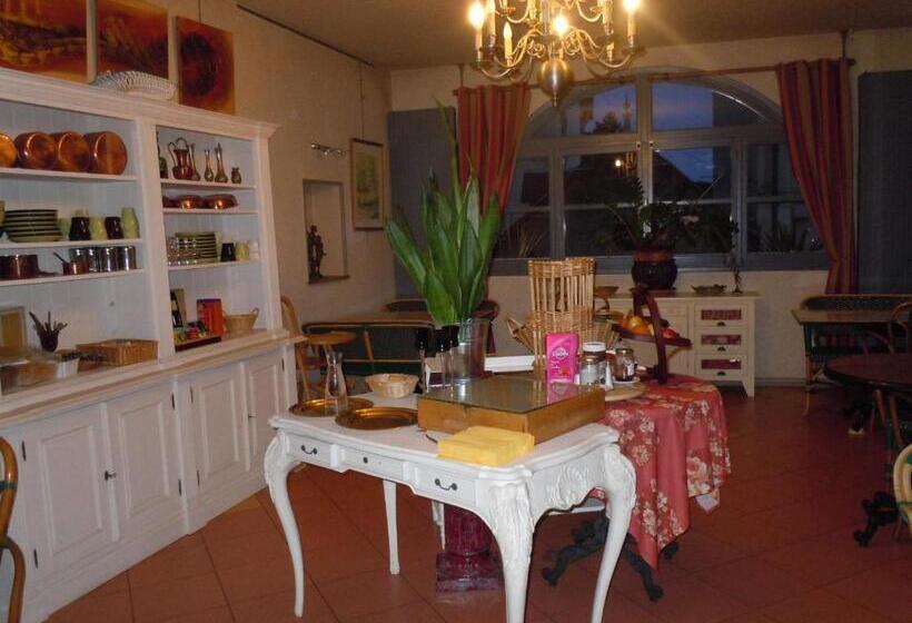 Отель La Croix Blanche