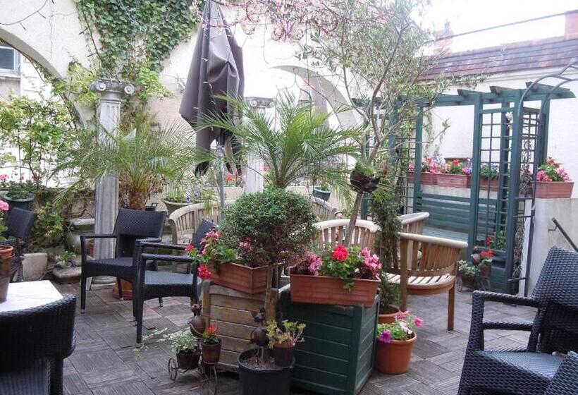 Отель La Croix Blanche