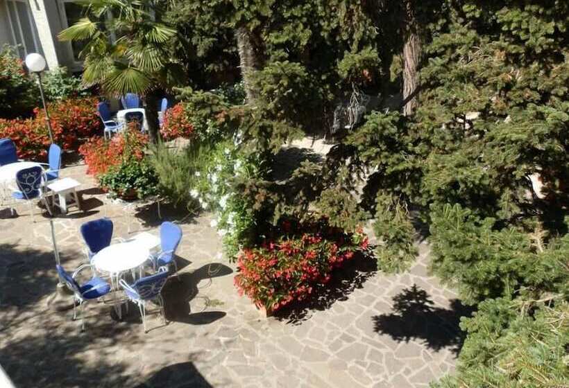 ホテル Nautic B&b