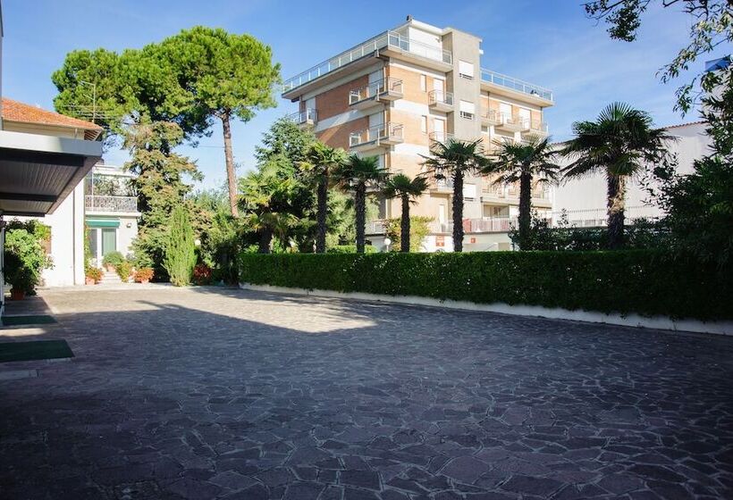 ホテル Nautic B&b