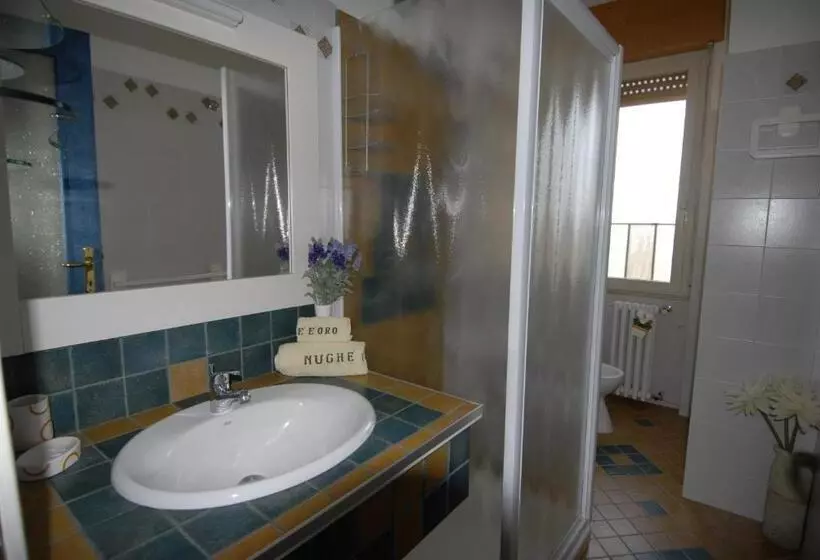 ホテル Nughe  E  Oro Guesthouse