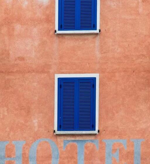 ホテル Restaurant Le Bellevue