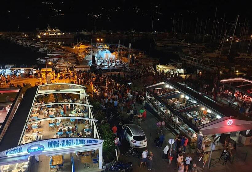 ホテル Restaurant Le Bellevue