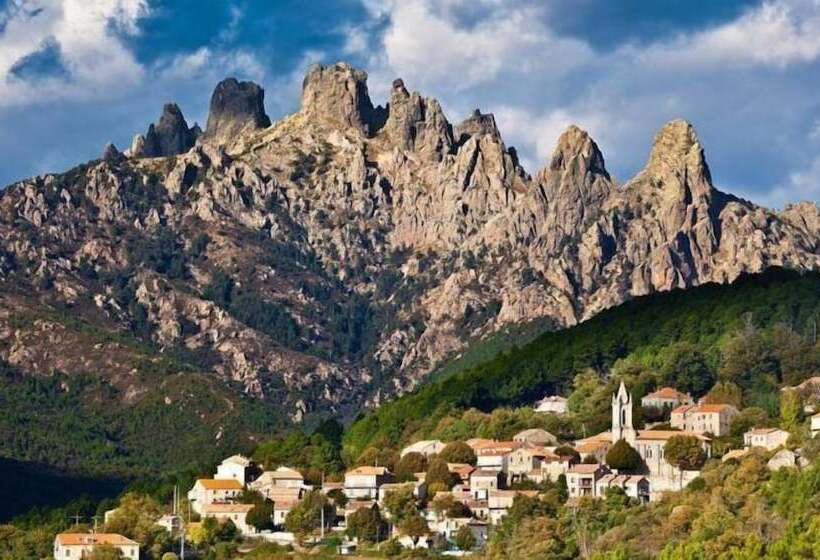 ホテル Restaurant Le Bellevue