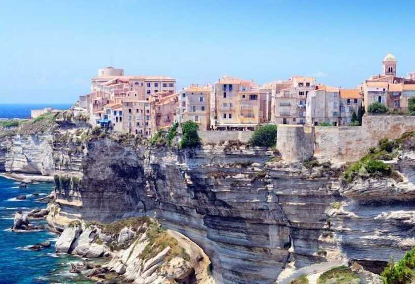 ホテル Restaurant Le Bellevue