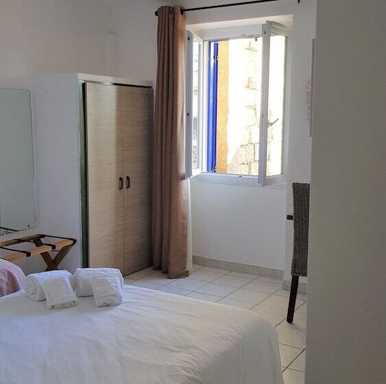 ホテル Restaurant Le Bellevue