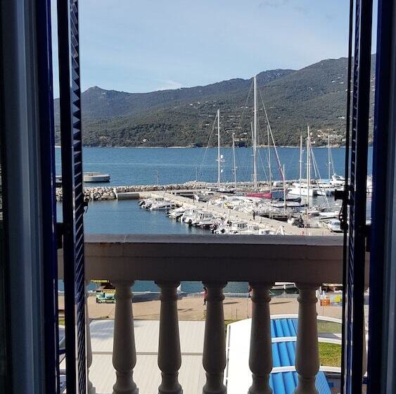 ホテル Restaurant Le Bellevue