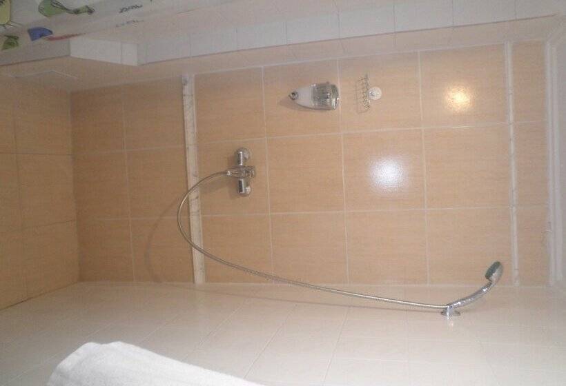 فندق Seafront Studios And Apartments