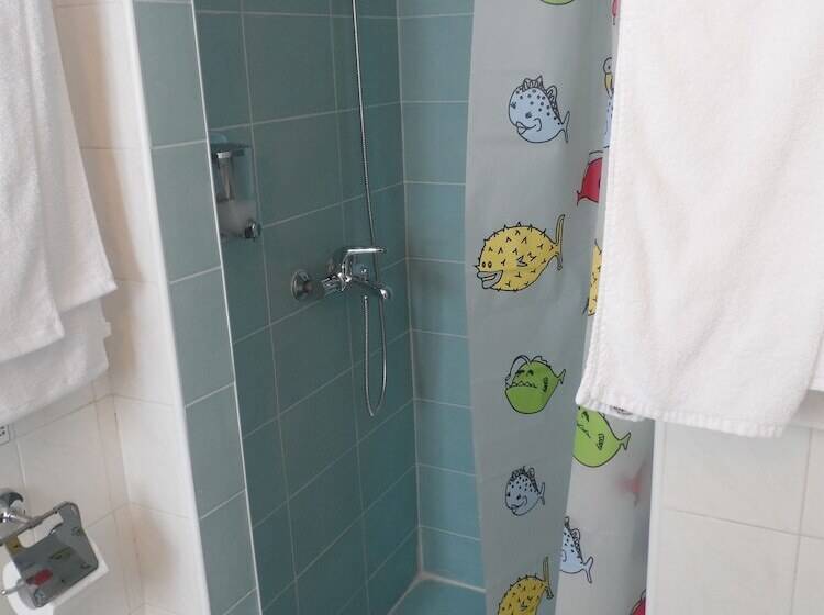 فندق Seafront Studios And Apartments