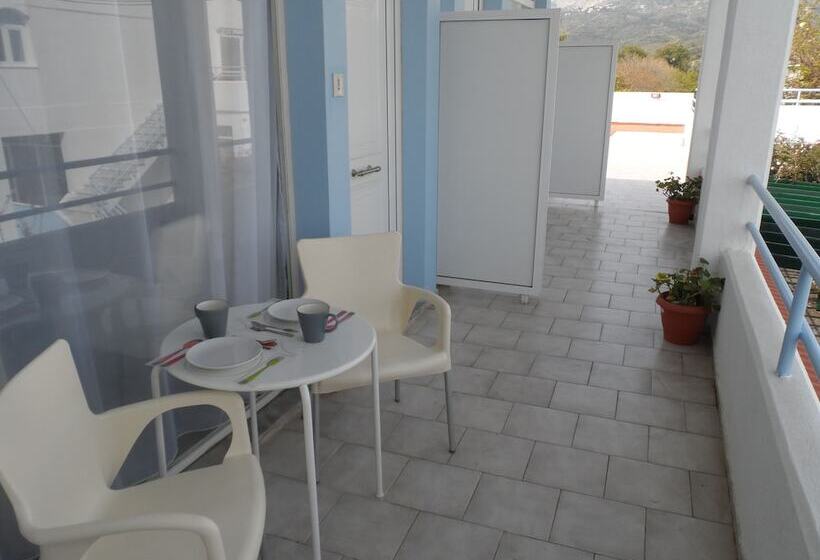 فندق Seafront Studios And Apartments