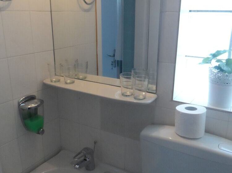 فندق Seafront Studios And Apartments