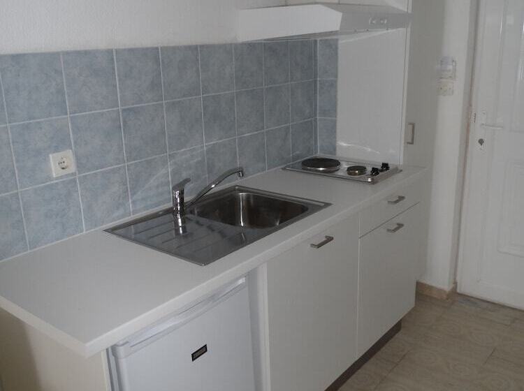 فندق Seafront Studios And Apartments