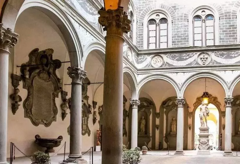هتل 27 Aprile
