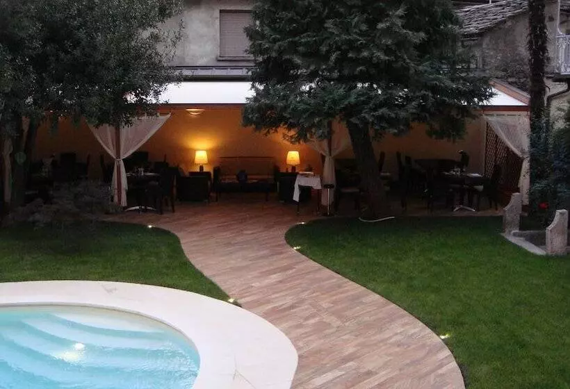 ホテル Albergo Corona