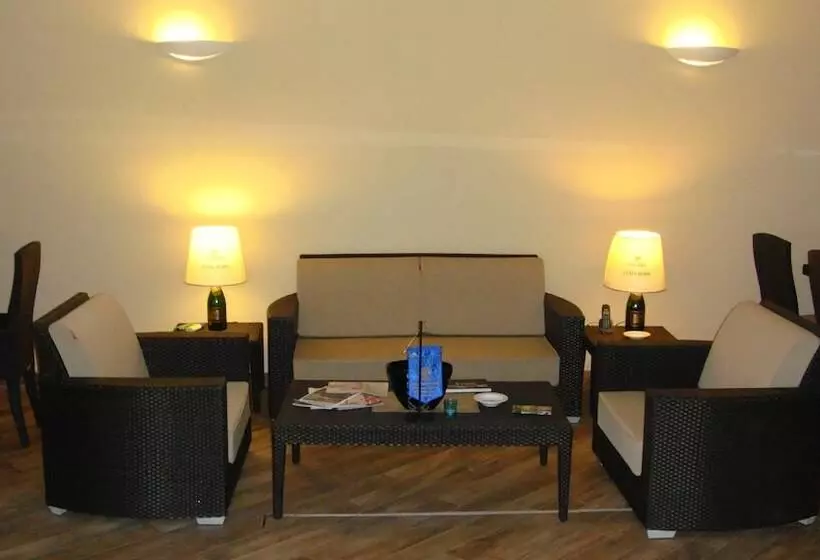 ホテル Albergo Corona