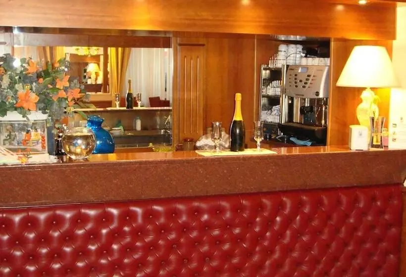 ホテル Albergo Corona