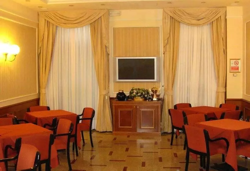 ホテル Albergo Corona