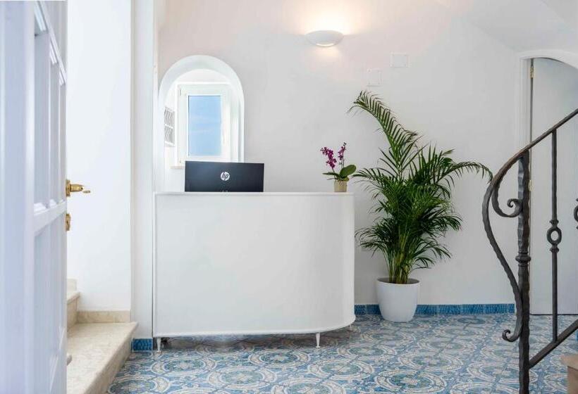 هتل Albergo La Prora