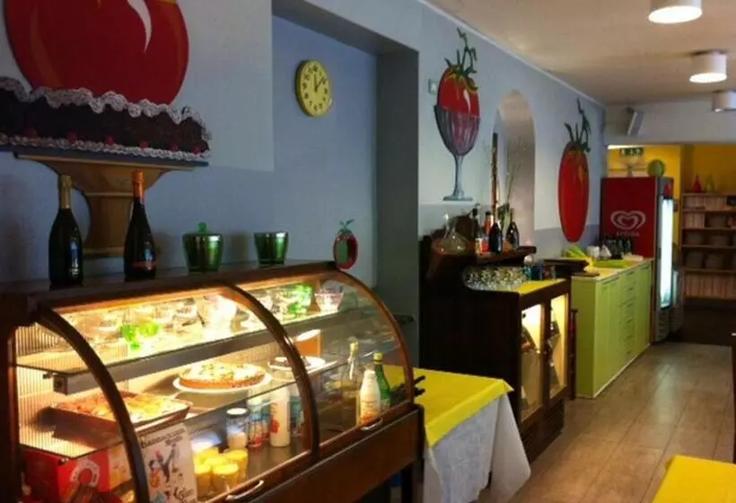 ホテル Albergo Ristorante Pomodoro