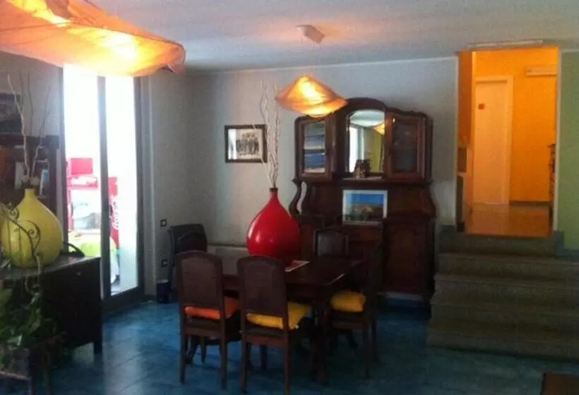 ホテル Albergo Ristorante Pomodoro