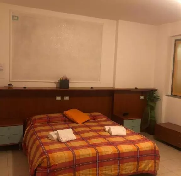 ホテル Albergo Ristorante Pomodoro