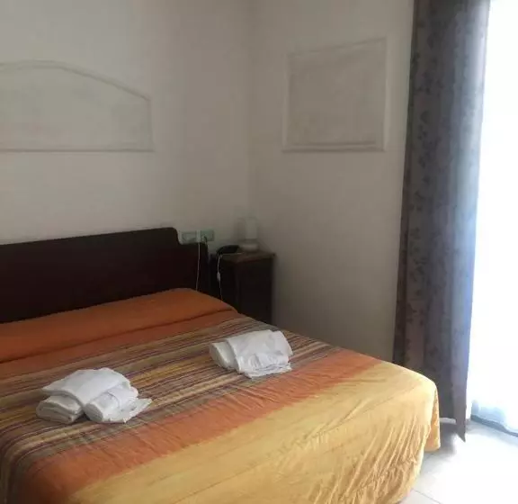 ホテル Albergo Ristorante Pomodoro