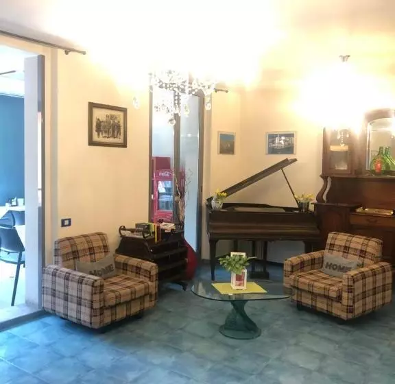 ホテル Albergo Ristorante Pomodoro
