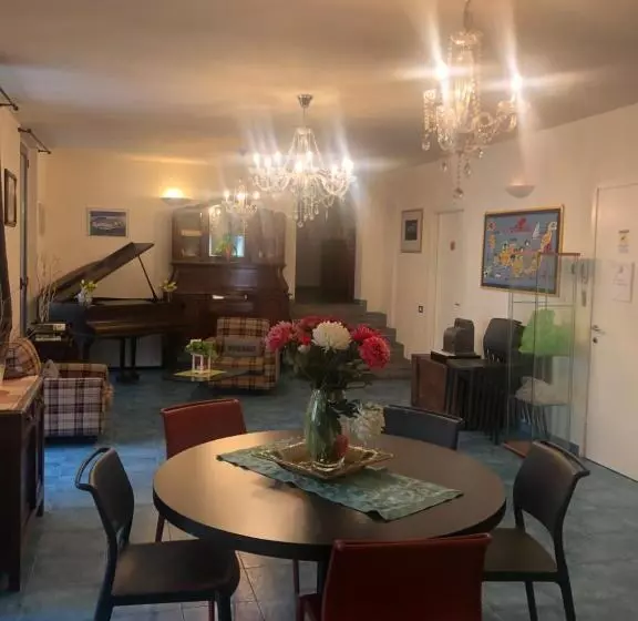 ホテル Albergo Ristorante Pomodoro